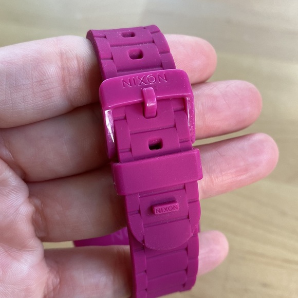 Nixon ‘The Dash’ pink watch. Used in good condition. No battery/box. - Picture 5 of 5